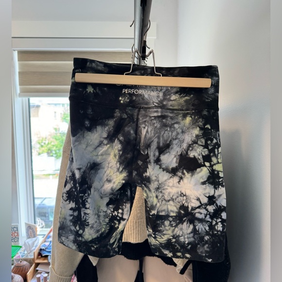 Calvin Klein Performance Tie-Dye Bike Shorts - Picture 4 of 5